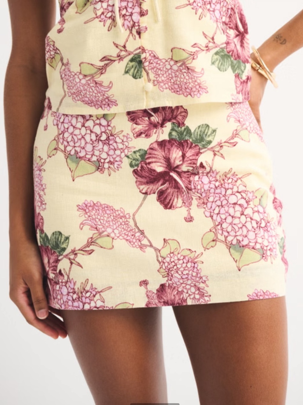 Abercrombie & Fitch floral curve love mini skort